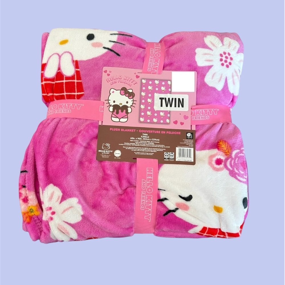 Hello Kitty Sanrio floral fuchsia Twin size blanket throw (NWT)
